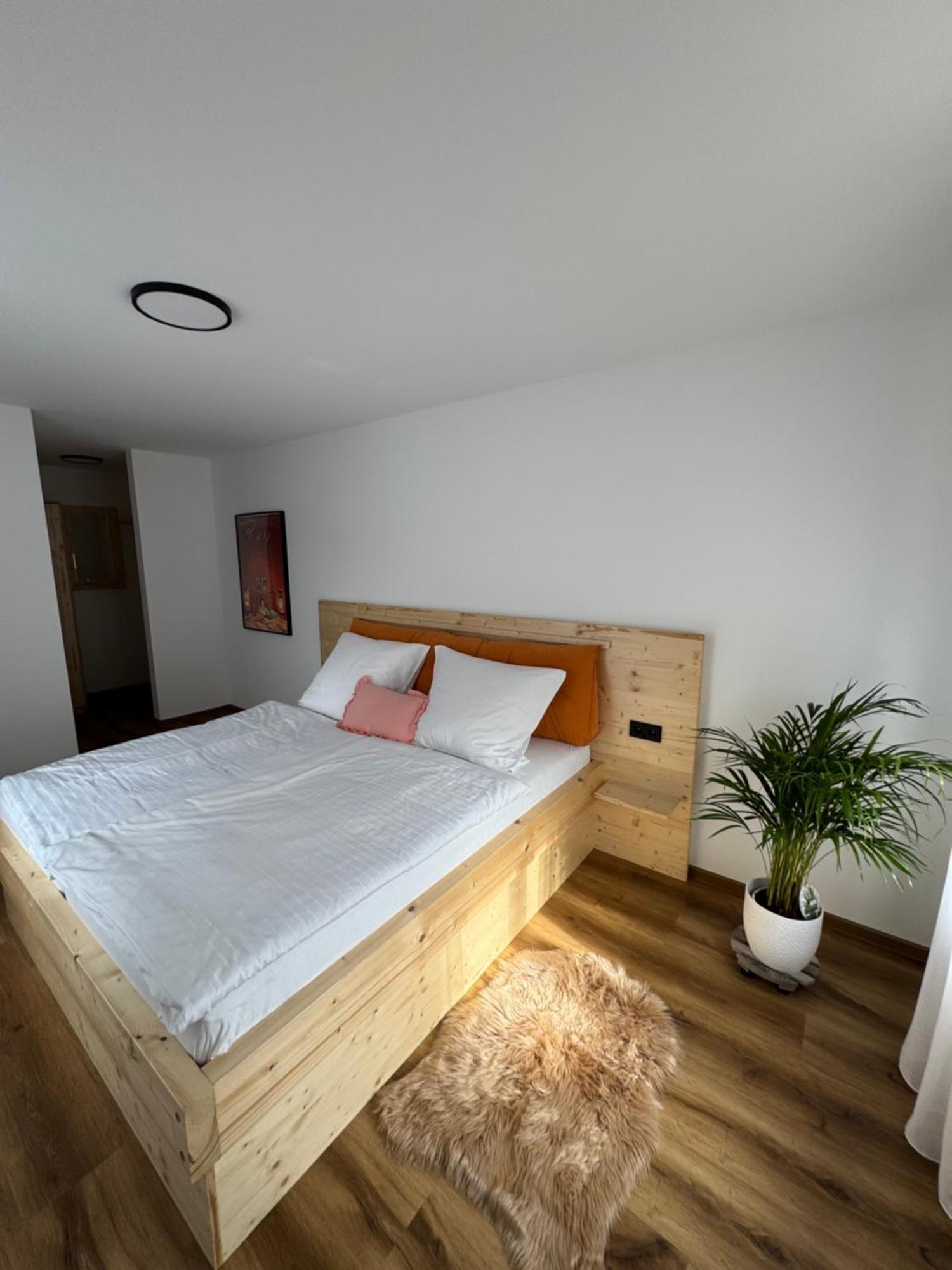 Gaestehaus Unterm Regenbogen Sigmaringendorf Bagian luar foto